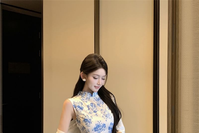 Sleeveless Floral Slit Maxi Qipao / Plain Cardigan