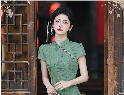 Short-Sleeve Leaf Print Side-Slit Maxi Qipao / Plain Fringed Trim Shawl / Set