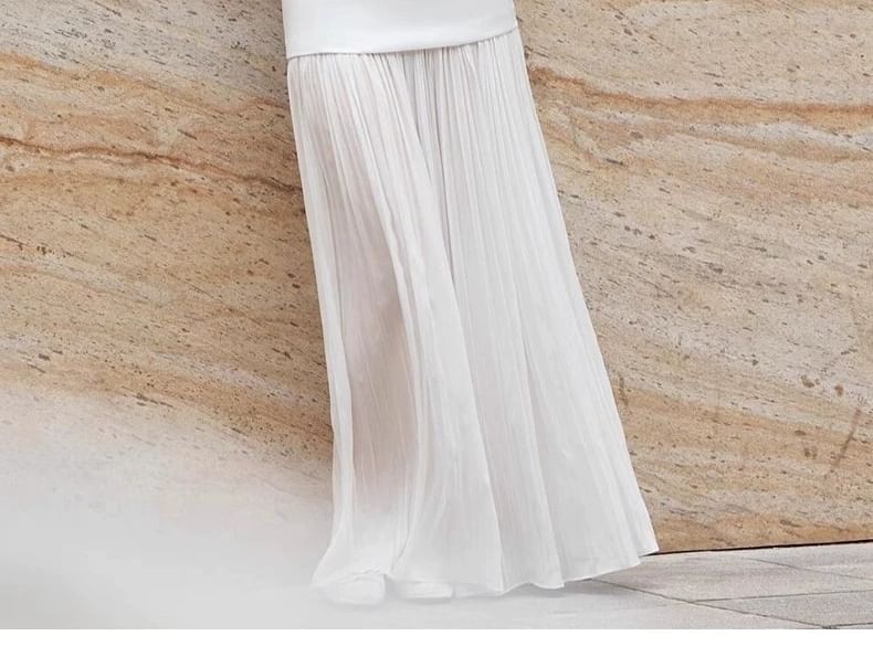 Sleeveless Boat Neck Plain Panel Mesh A-Line Wedding Gown