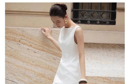 Sleeveless Boat Neck Plain Panel Mesh A-Line Wedding Gown