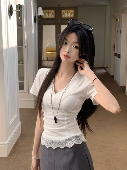 Short-Sleeve V-Neck Lace Panel Ruched Slim Fit Crop Tee