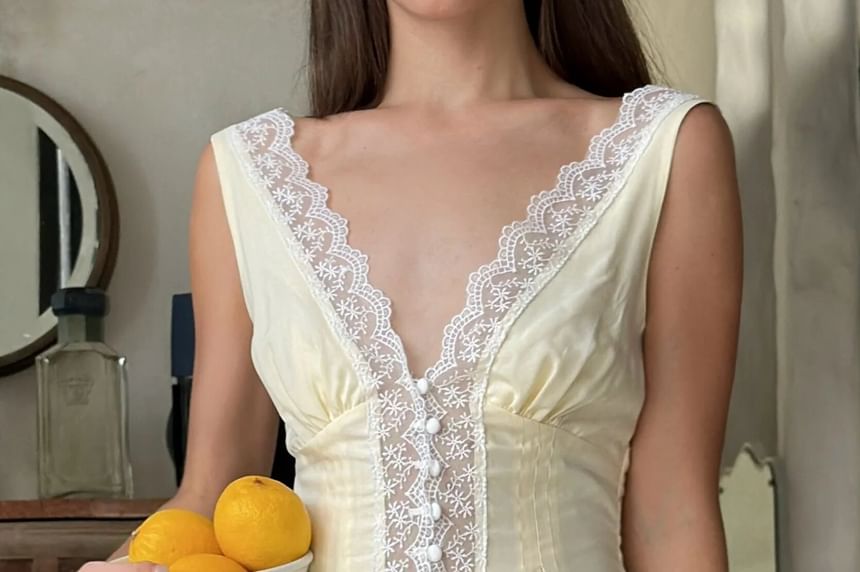 V-Neck Lace Panel Button-Up Crop Tank Top