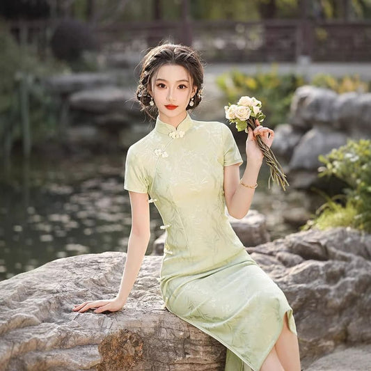 Short-Sleeve Floral Jacquard Midi Qipao