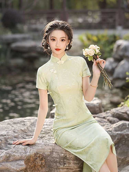 Short-Sleeve Floral Jacquard Midi Qipao