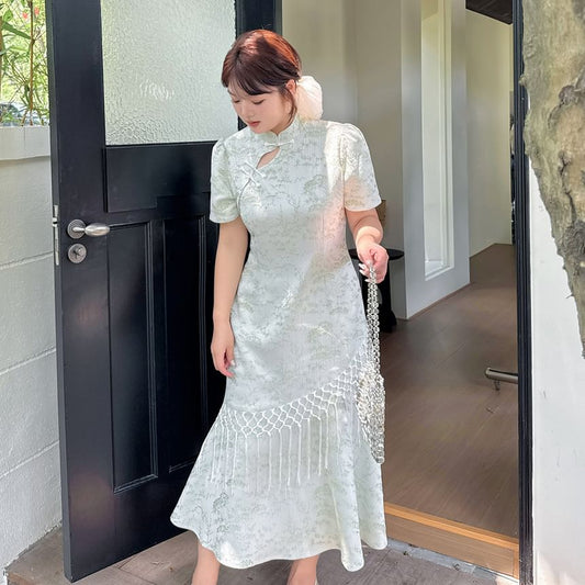 [XL-4XL] Short Sleeve Keyhole Floral Midi Qipao