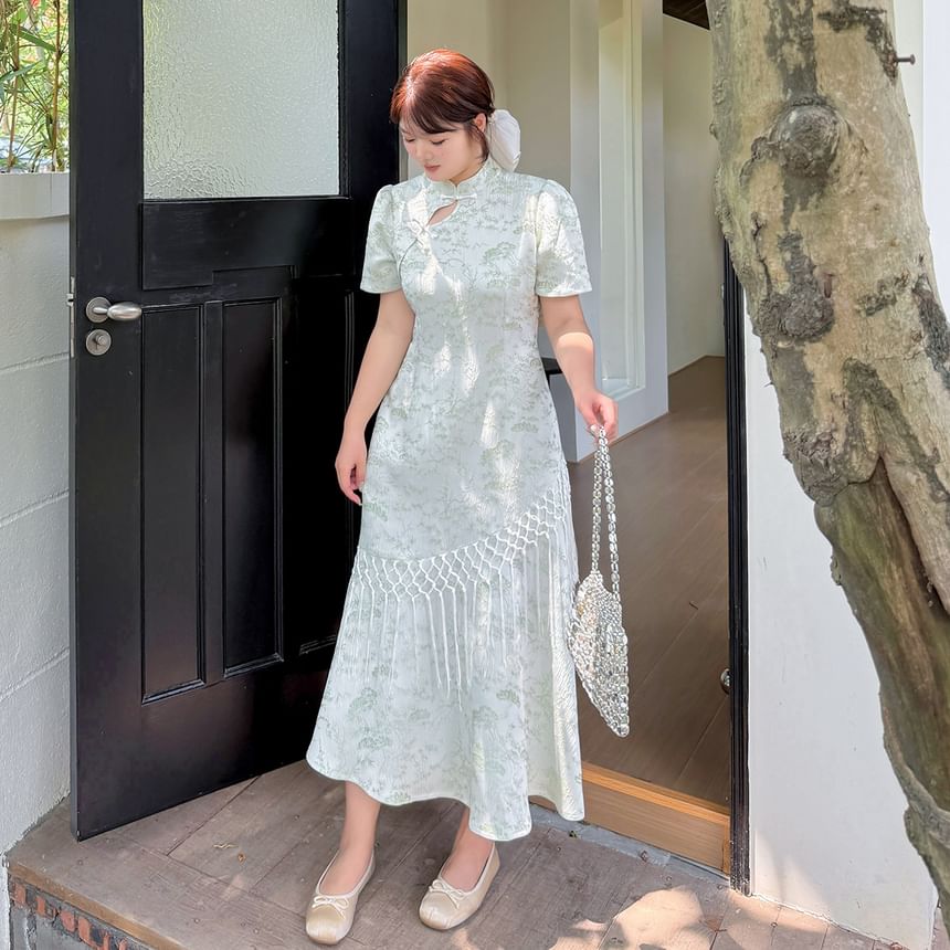 [XL-4XL] Short Sleeve Keyhole Floral Midi Qipao