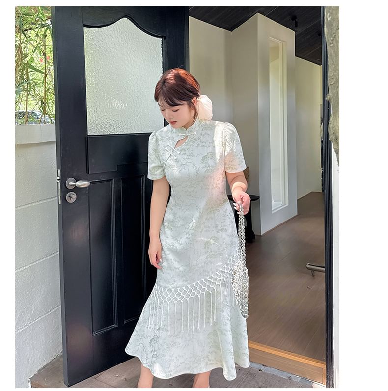 [XL-4XL] Short Sleeve Keyhole Floral Midi Qipao