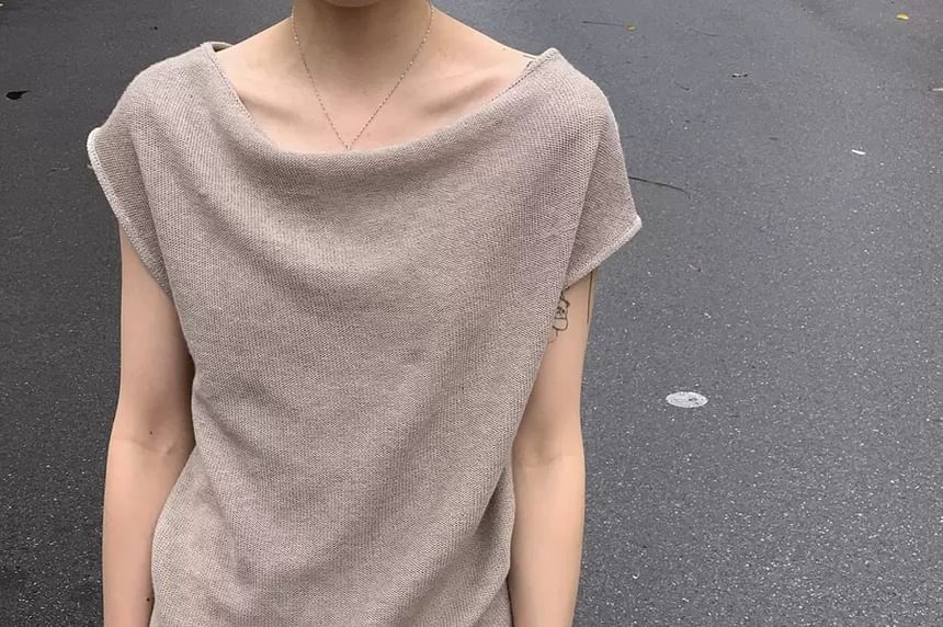 Short-Sleeve Knit Off-Shoulder Plain Top