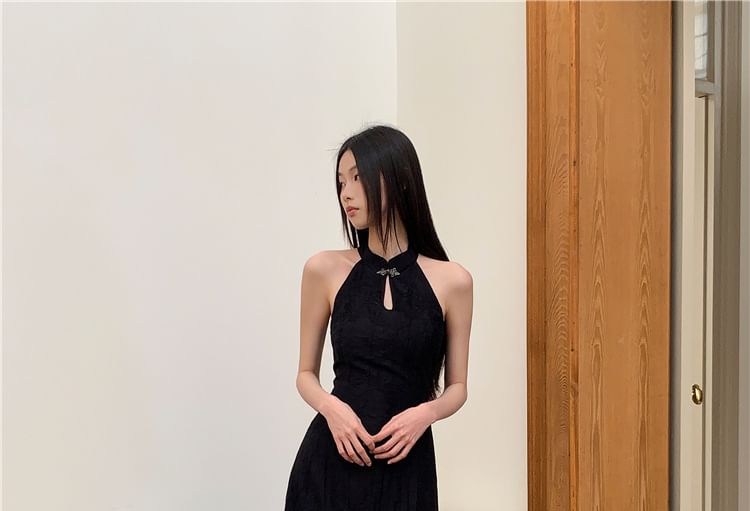 Sleeveless Halter Plain Midi A-Line Qipao