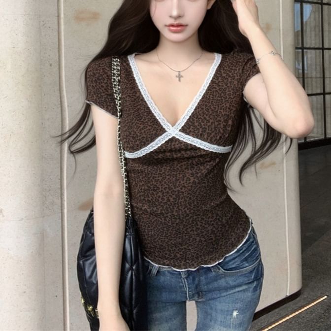Short Sleeve V-Neck Lace-Trim Slim-Fit Tee
