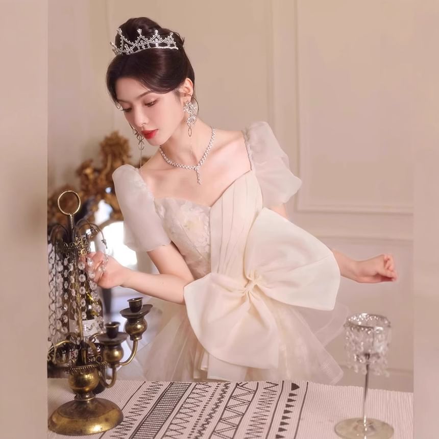 Short-Sleeve Square Neck Lace A-Line Evening Gown