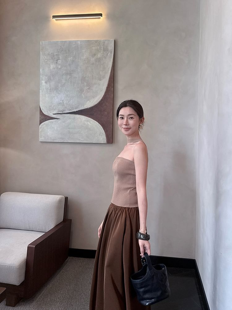 Halter Neck Plain Ribbed Knit Top