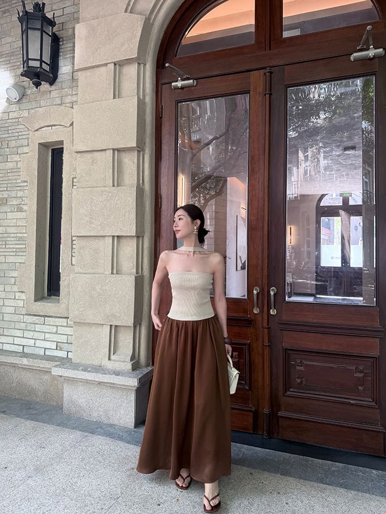 Halter Neck Plain Ribbed Knit Top