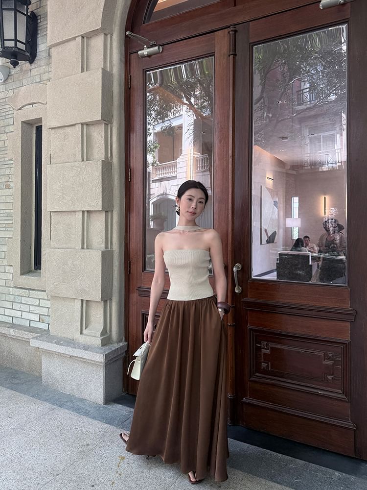 Halter Neck Plain Ribbed Knit Top