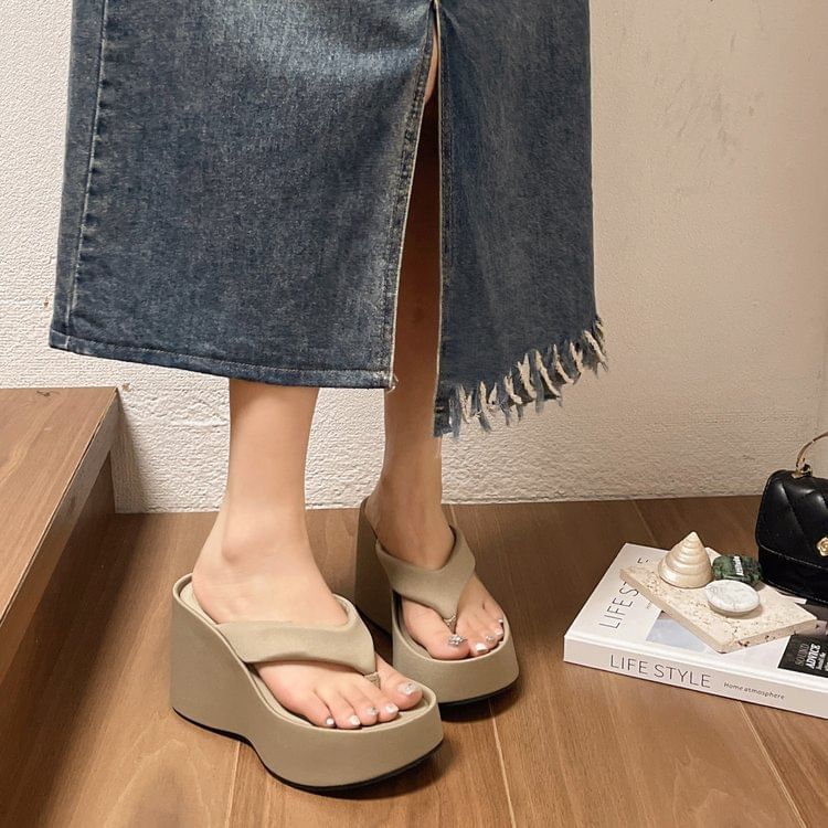 Wedge Flip-Flops Platform