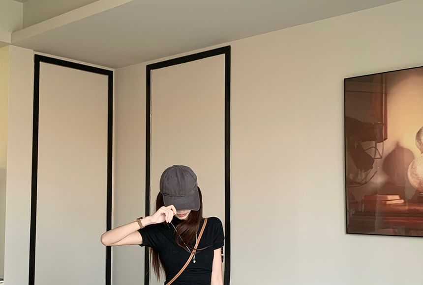 Short-Sleeve Crew Neck Tee with High-Rise Smooth Flared Long Skirt