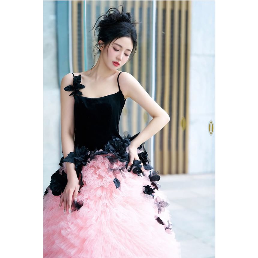 Spaghetti Strap Two Tone Floral Applique Tiered Panel Mesh A-Line Evening Gown