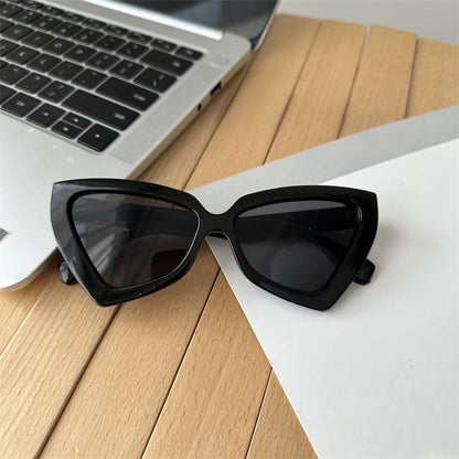 Oversized Cat-Eye Sunglasses