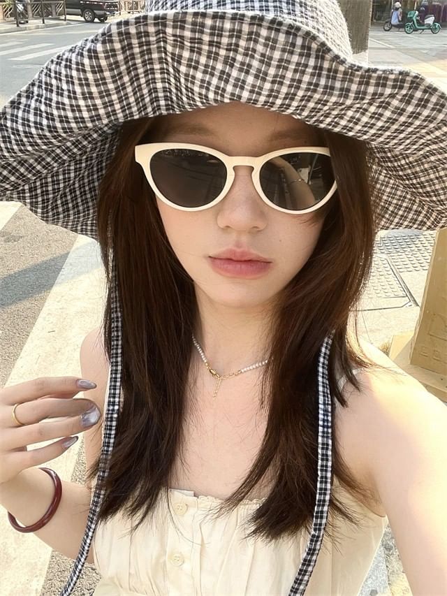 Plain Sunglasses Eye Cat