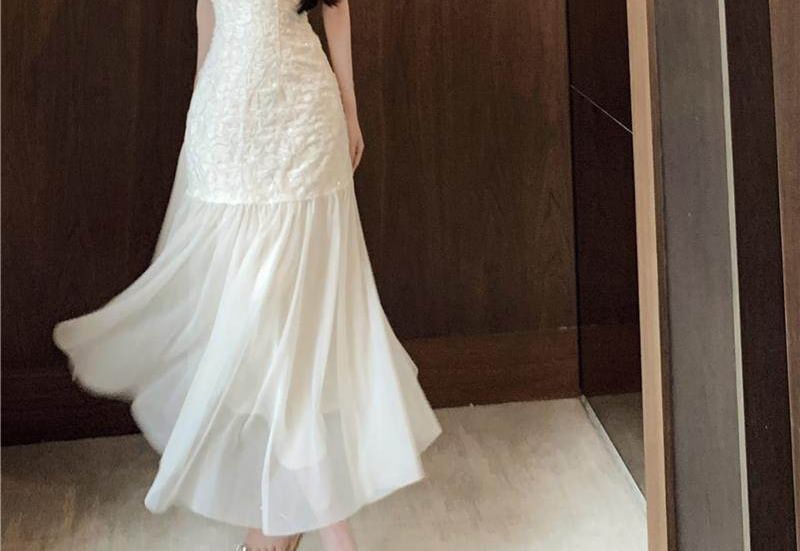 Sleeveless Halter Jacquard Midi Qipao / Light Jacket