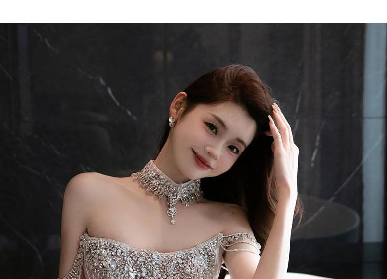 Set: Off-Shoulder Rhinestone Trained Slit Satin A-Line Wedding Gown + Choker