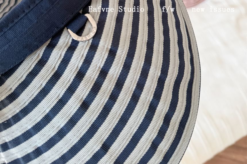 Brim Wide Visor Striped