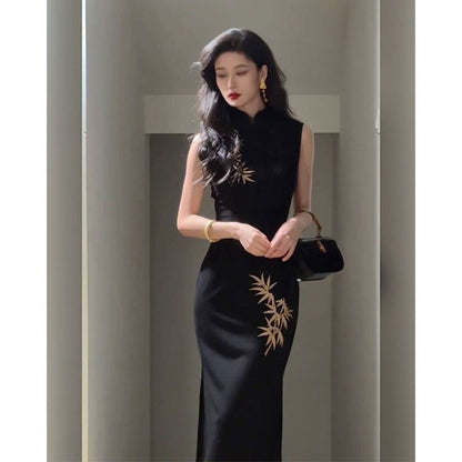 Sleeveless Mock Neck Floral Maxi Qipao