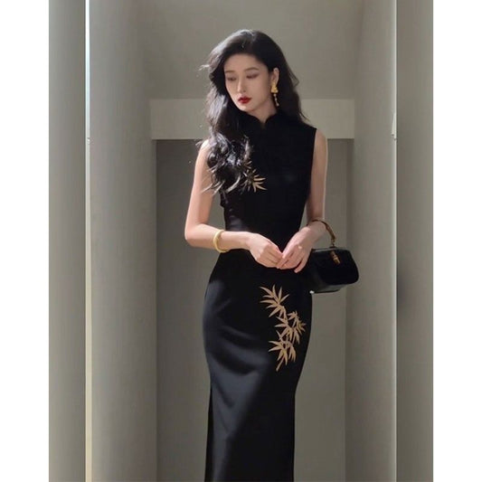 Sleeveless Mock Neck Floral Maxi Qipao