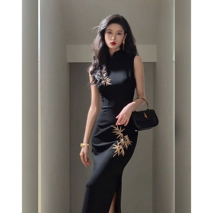 Sleeveless Mock Neck Floral Maxi Qipao