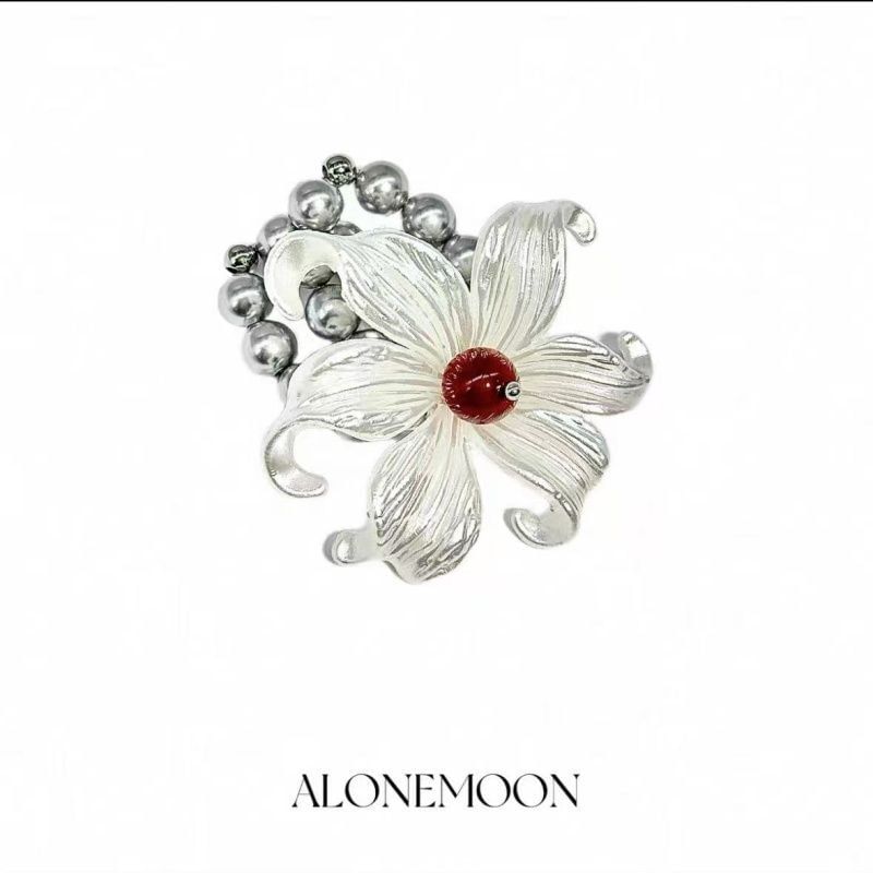 Pearl Alloy Faux Elastic Ring Floral