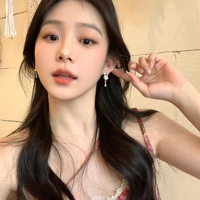 Rhinestone Alloy Floral Earring Drop