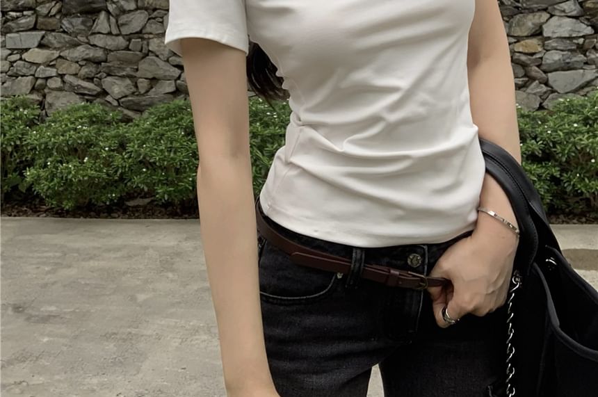 Plain V-Neck Short-Sleeved Tee