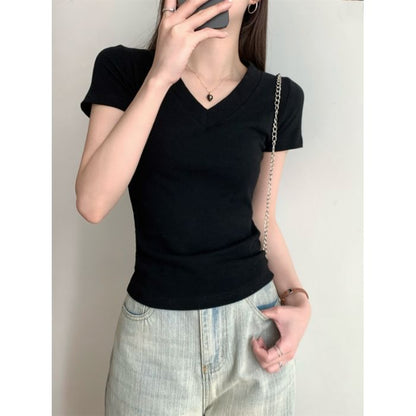Plain V-Neck Short-Sleeved T-Shirt