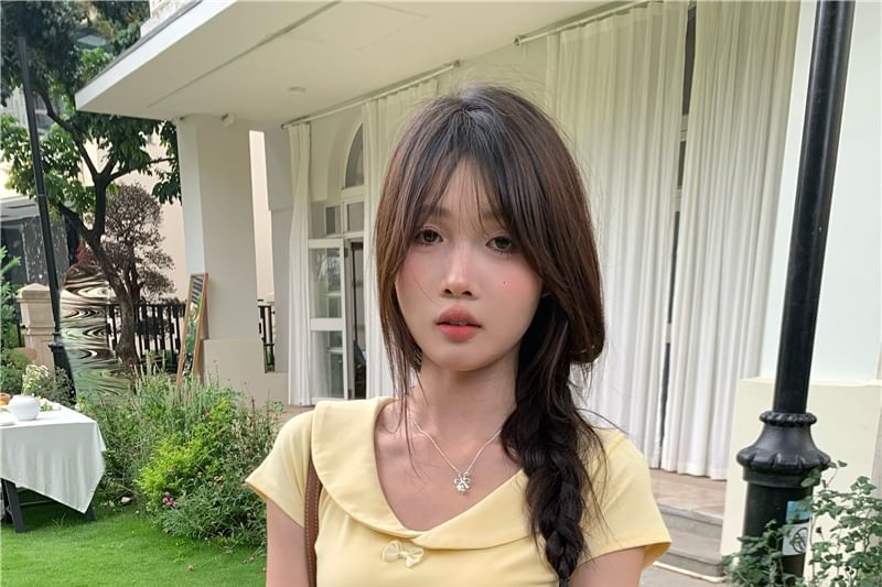 Plain Cropped Collared Tee with Short Sleeves