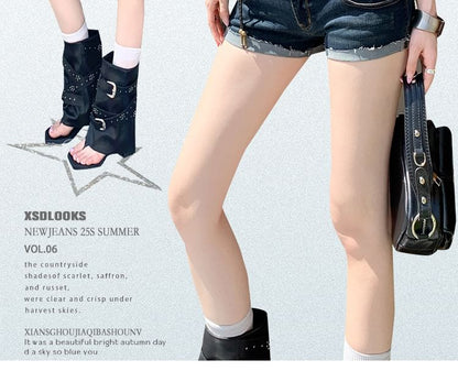 Low Rise Washed Frayed Denim Hot Pants