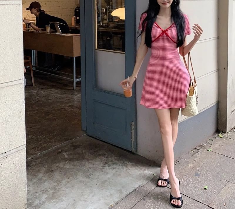 A-Line V-Neck Dotted Dress Short-Sleeve Mini