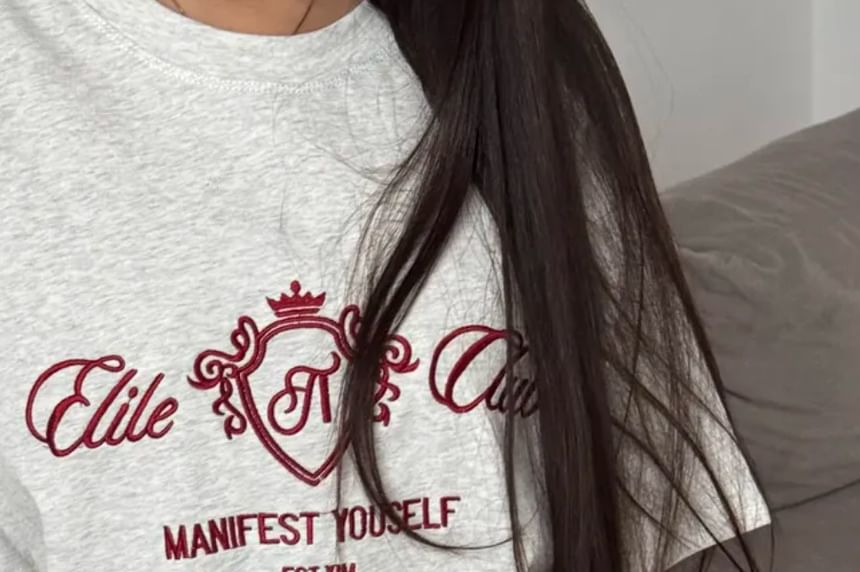 Lettering Elbow-Sleeve Neck Crew Embroidered Tee