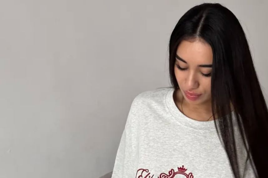 Lettering Elbow-Sleeve Neck Crew Embroidered Tee