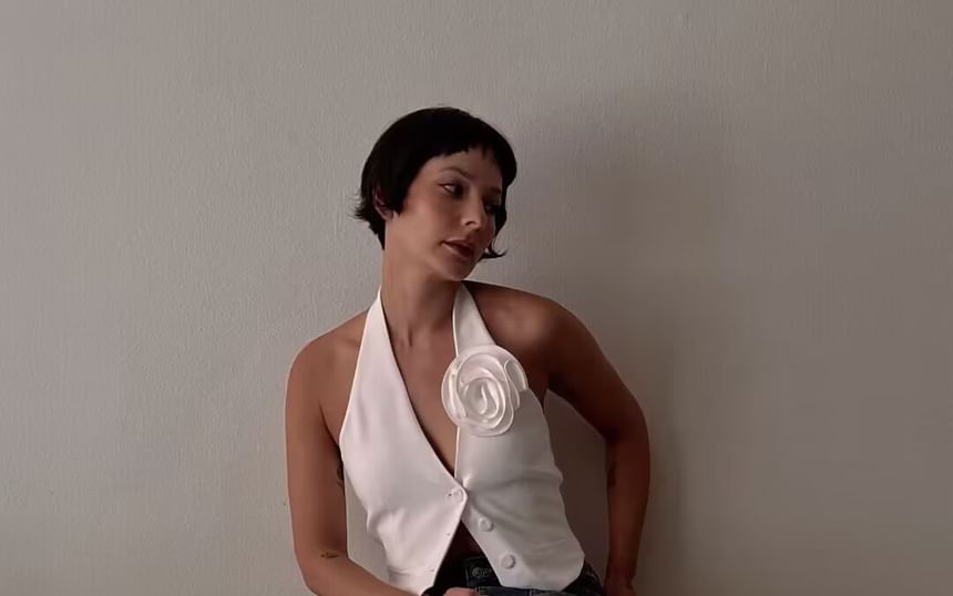 Single-Breasted Halter Crop Back Flower V-Neck Vest Accent Plain Open