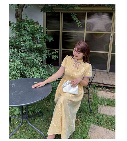 Plus Size Short-Sleeve Floral Embroidered Midi A-Line Qipao