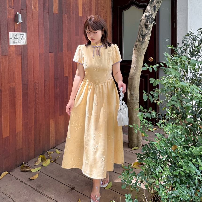 Plus Size Short-Sleeve Floral Embroidered Midi A-Line Qipao
