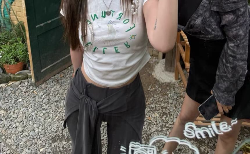 T-Shirt Lettering Short-Sleeve Crewneck Crop