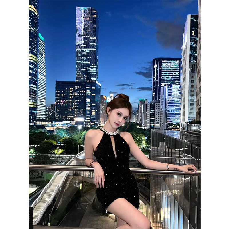 Sleeveless Round Neck Plain Beaded Sequin Cutout Mini Sheath Cocktail Dress