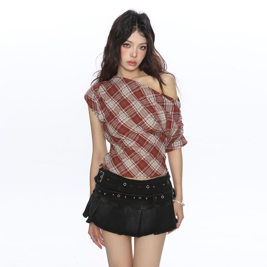 Plaid Off-Shoulder Asymmetric-Neck Slim Tee, Short-Sleeved