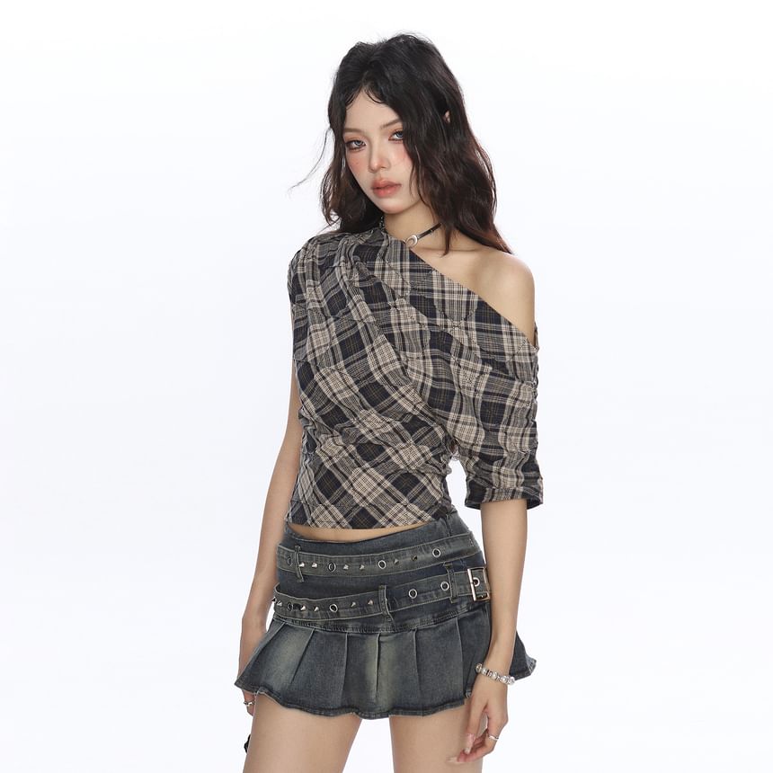 Plaid Off-Shoulder Asymmetric-Neck Slim Tee, Short-Sleeved