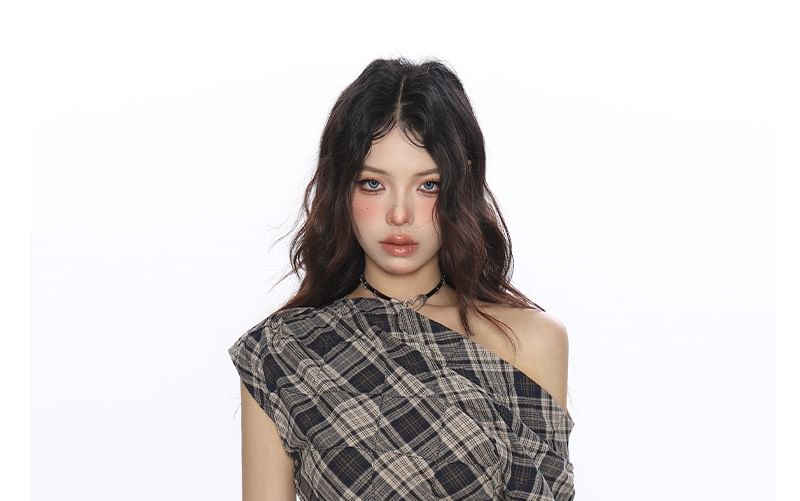 Plaid Off-Shoulder Asymmetric-Neck Slim Tee, Short-Sleeved