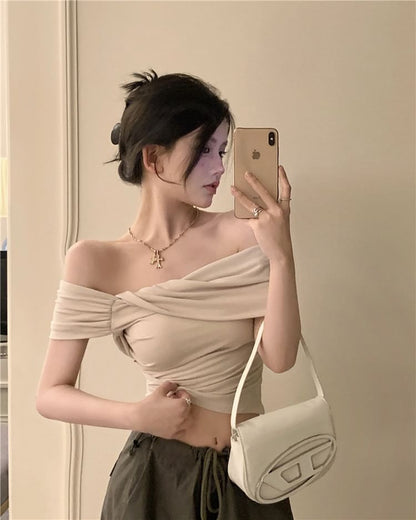 Cold-Shoulder Cropped Plain Mini Tee with Short Sleeves