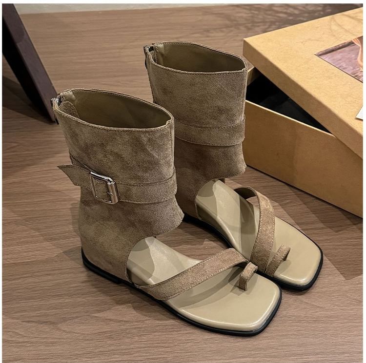 Hidden Short Loop Wedge Toe Boots