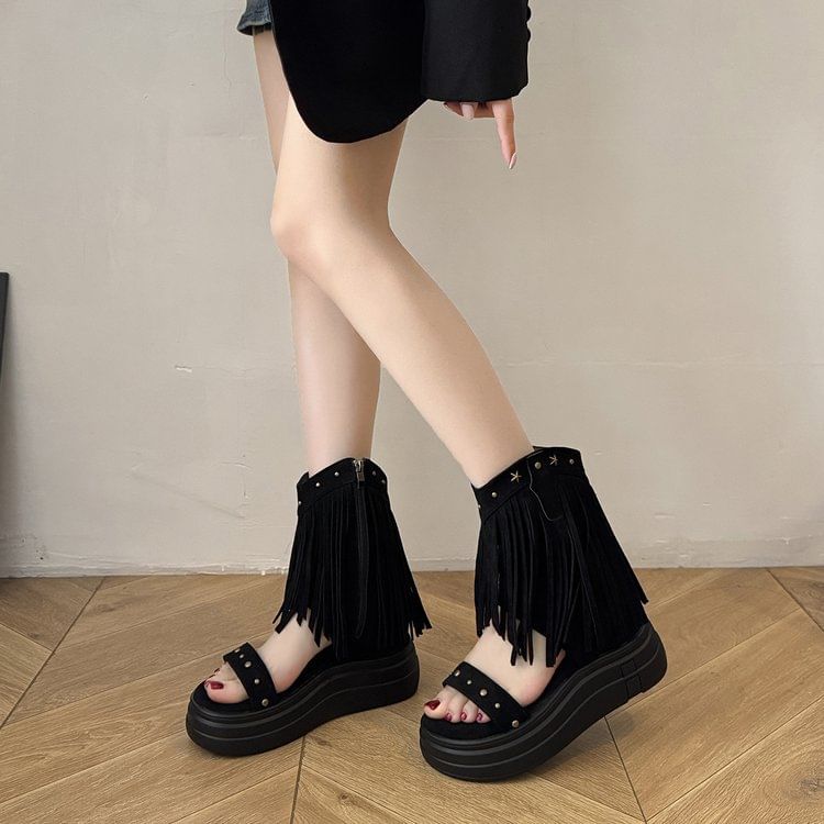 Plain Studded Platform Boots Short