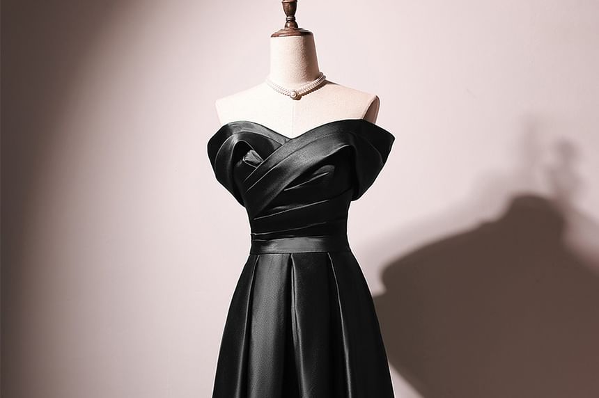 Off-Shoulder Plain Ruched Pleated Satin A-Line Evening Gown